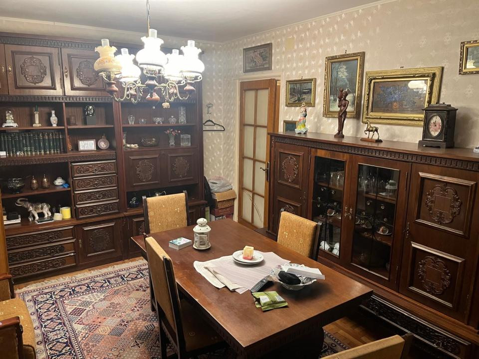 Apartamentu cu 3 camere, zona Baba Novac