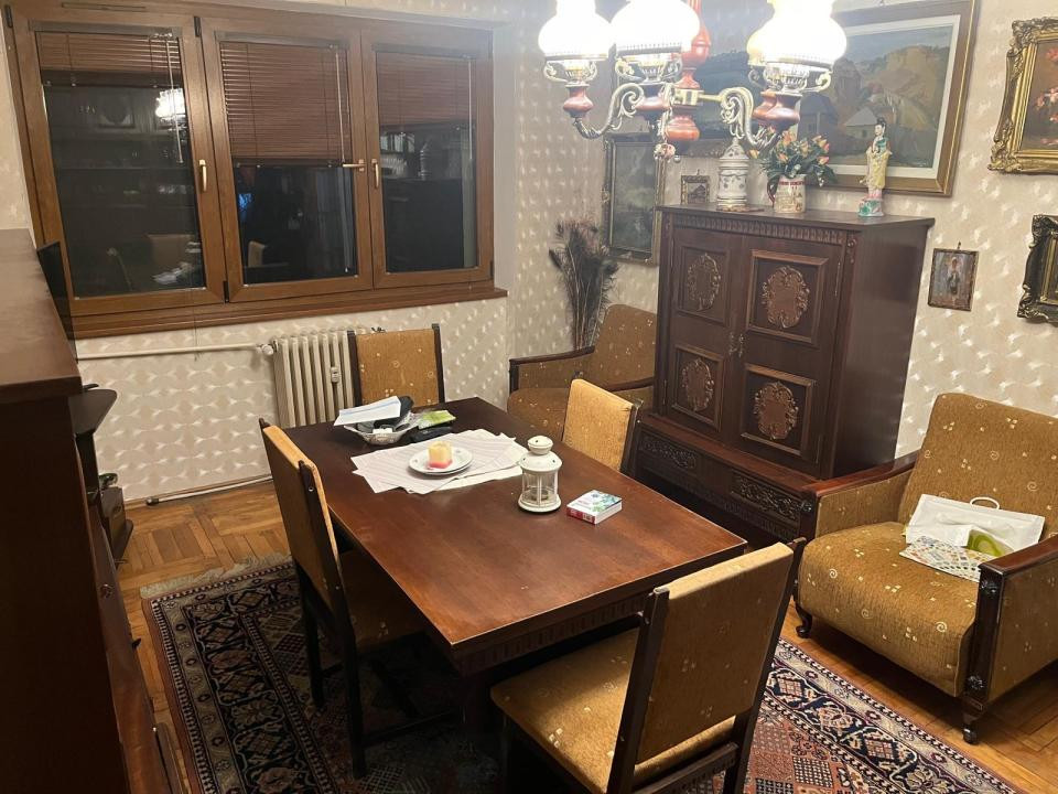Apartamentu cu 3 camere, zona Baba Novac