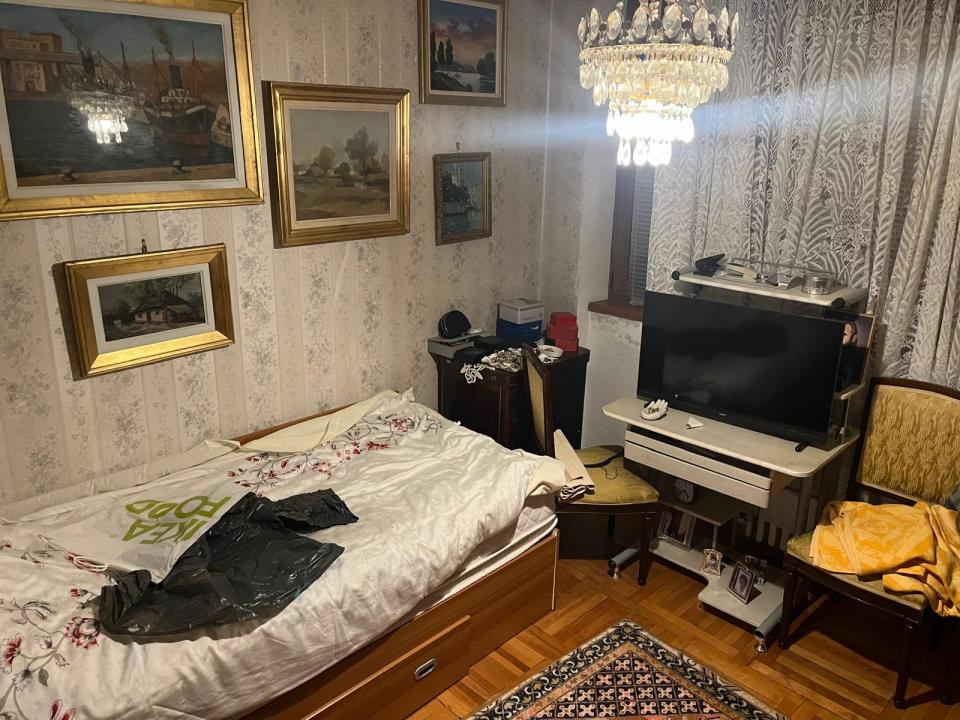 Apartamentu cu 3 camere, zona Baba Novac