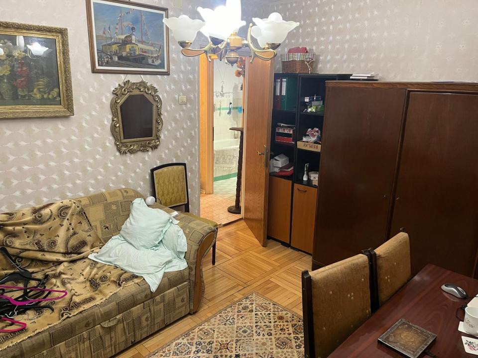 Apartamentu cu 3 camere, zona Baba Novac