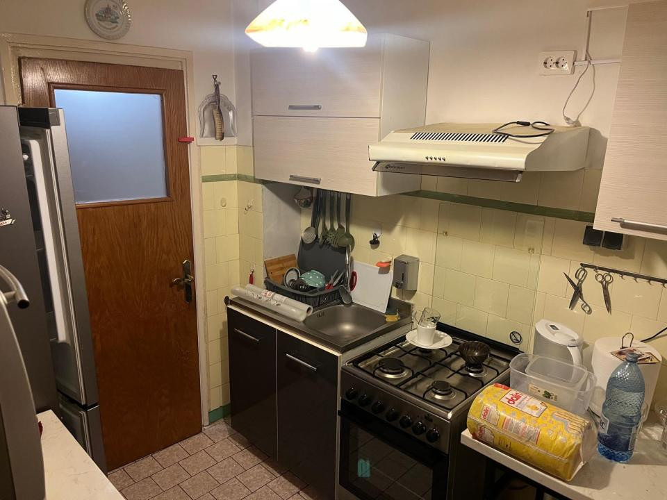 Apartamentu cu 3 camere, zona Baba Novac