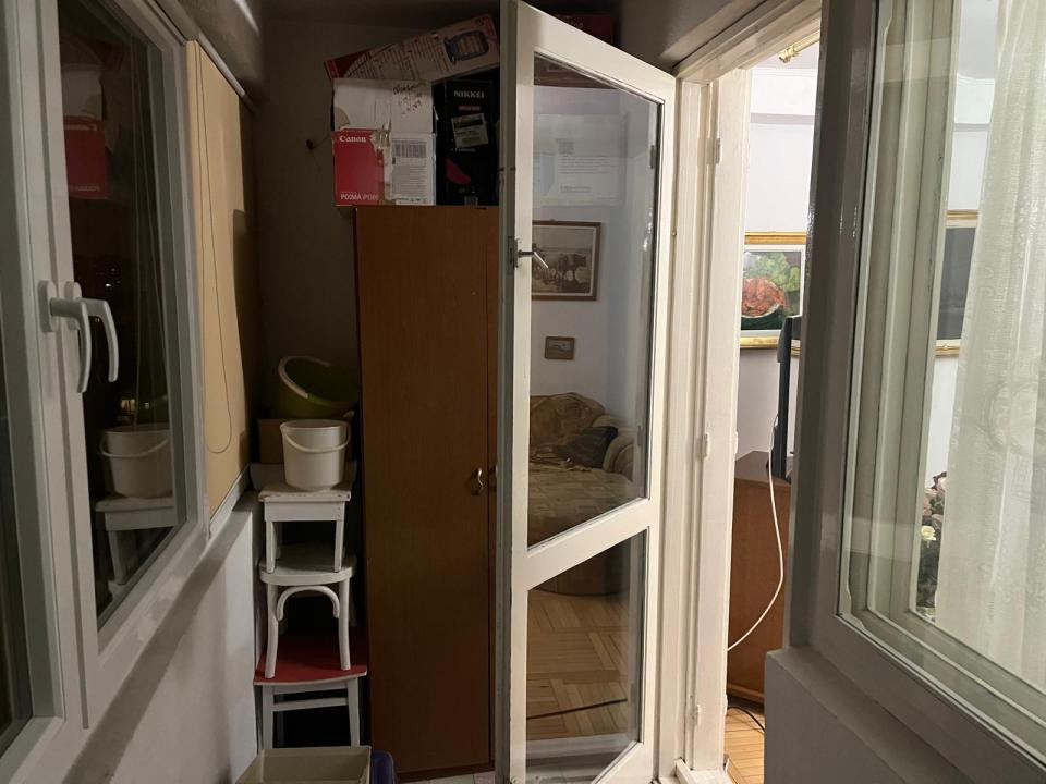 Apartamentu cu 3 camere, zona Baba Novac