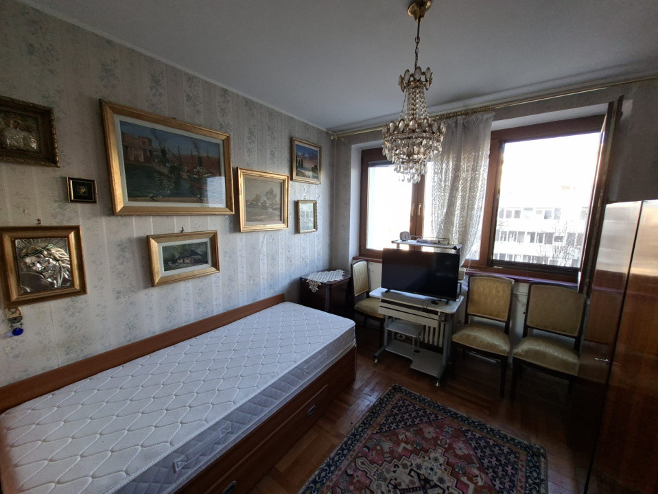 Apartamentu cu 3 camere, zona Baba Novac