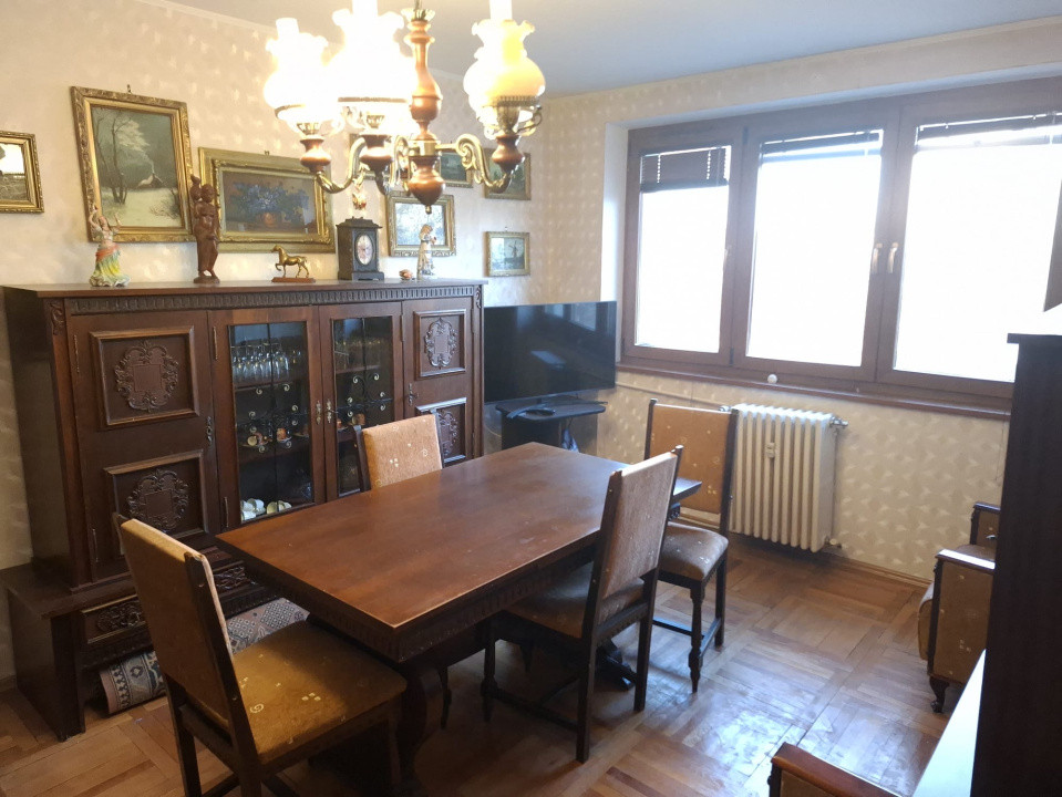 Apartamentu cu 3 camere, zona Baba Novac