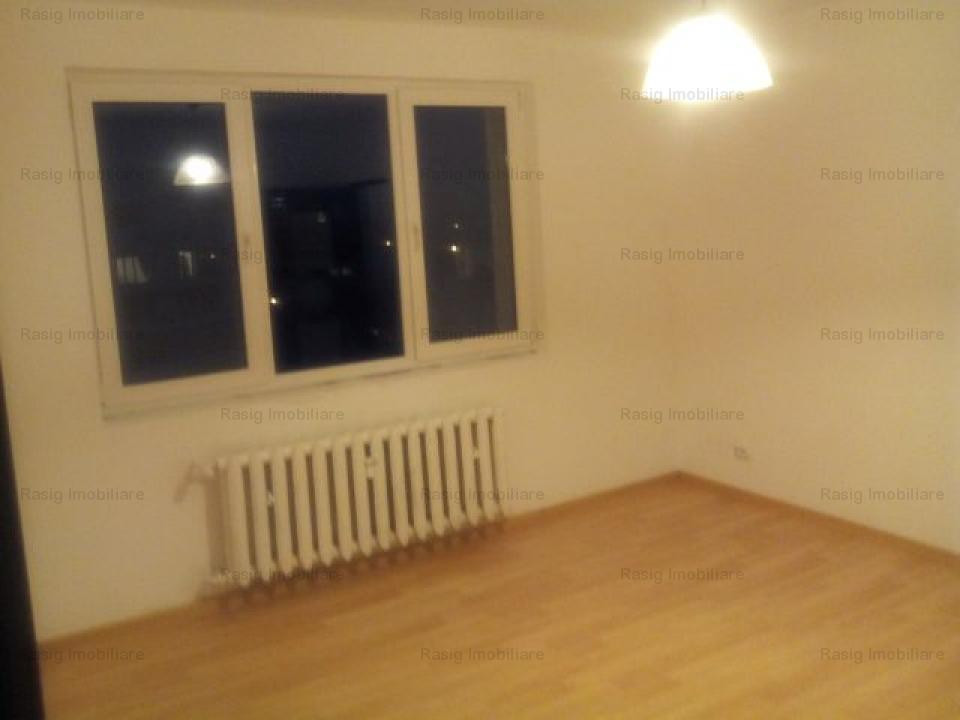 3 Camere Grivitei Metrou