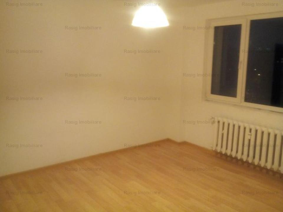 3 Camere Grivitei Metrou