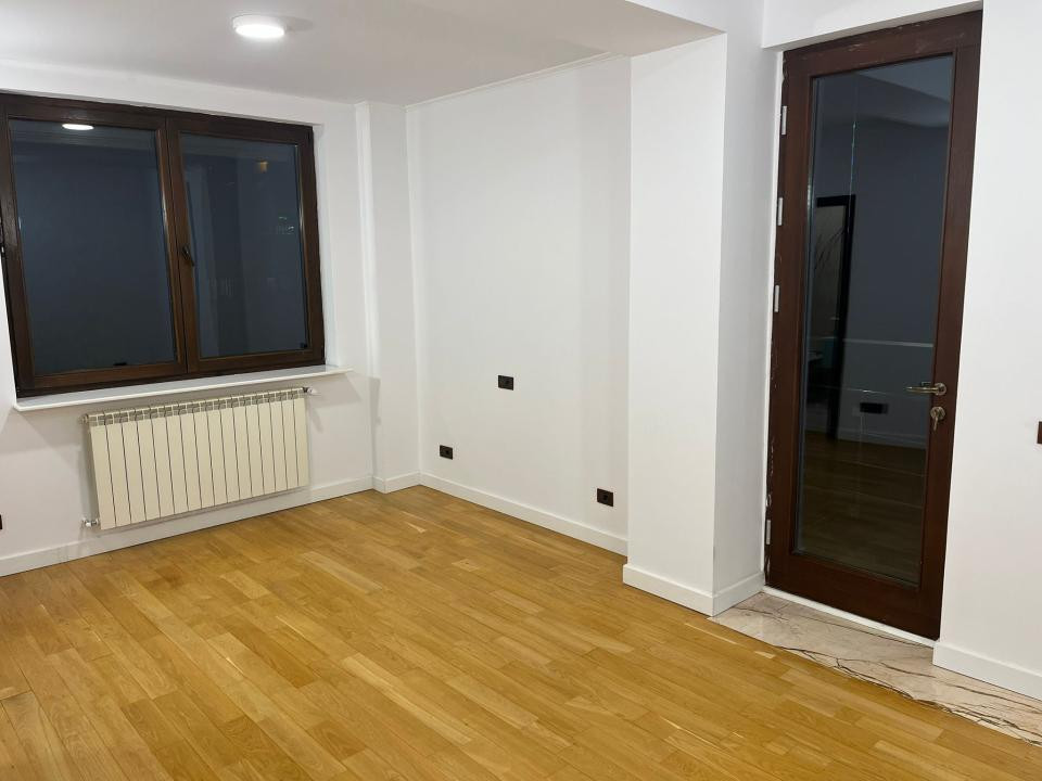   Vanzare apartament 5 camere tip penthouse Floreasca