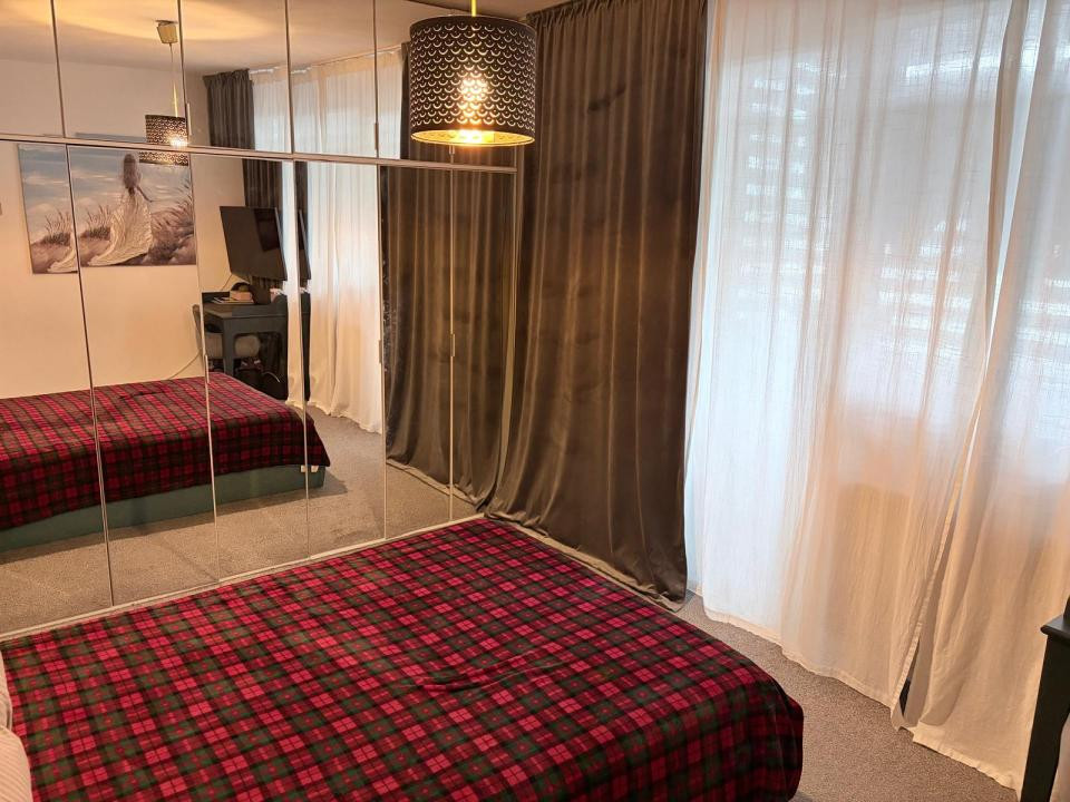 Vanzare apartament 3 camere Ion Mihalache - Chibrit.