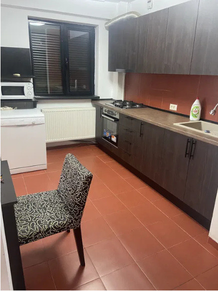 Apartament 3 camere, 73 mp, etaj 6, la 5 minute de metrou,750 €/lună