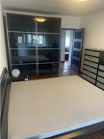Apartament 3 camere, 73 mp, etaj 6, la 5 minute de metrou,750 €/lună