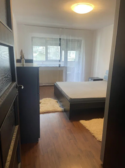 Apartament 3 camere, 73 mp, etaj 6, la 5 minute de metrou,750 €/lună