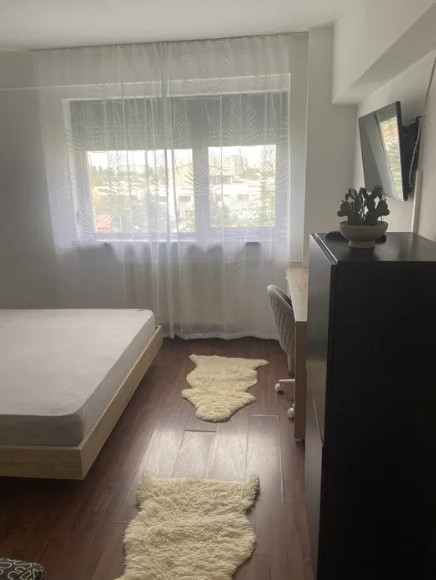 Apartament 3 camere, 73 mp, etaj 6, la 5 minute de metrou,750 €/lună