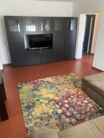 Apartament 3 camere, 73 mp, etaj 6, la 5 minute de metrou,750 €/lună