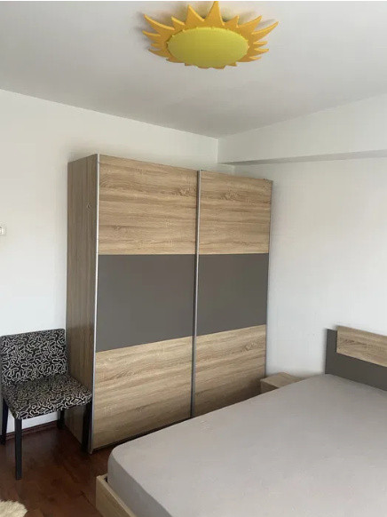 Apartament 3 camere, 73 mp, etaj 6, la 5 minute de metrou,750 €/lună