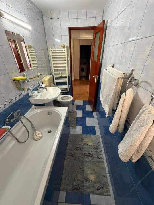 Vanzare apartament 3 camere zona 13 septembrie