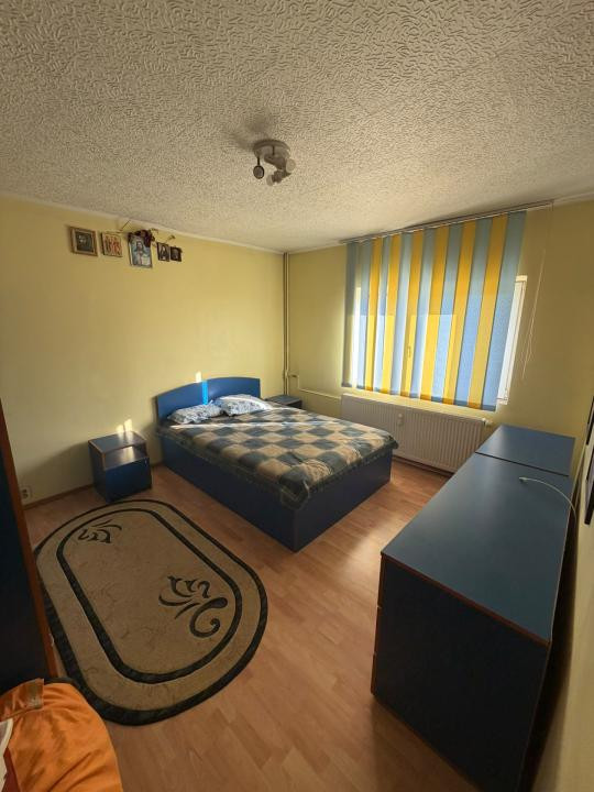 Vanzare apartament 3 camere zona 13 septembrie