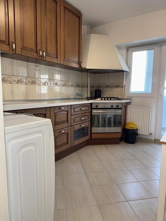 Inchiriere apartament 2 camere Universitate.