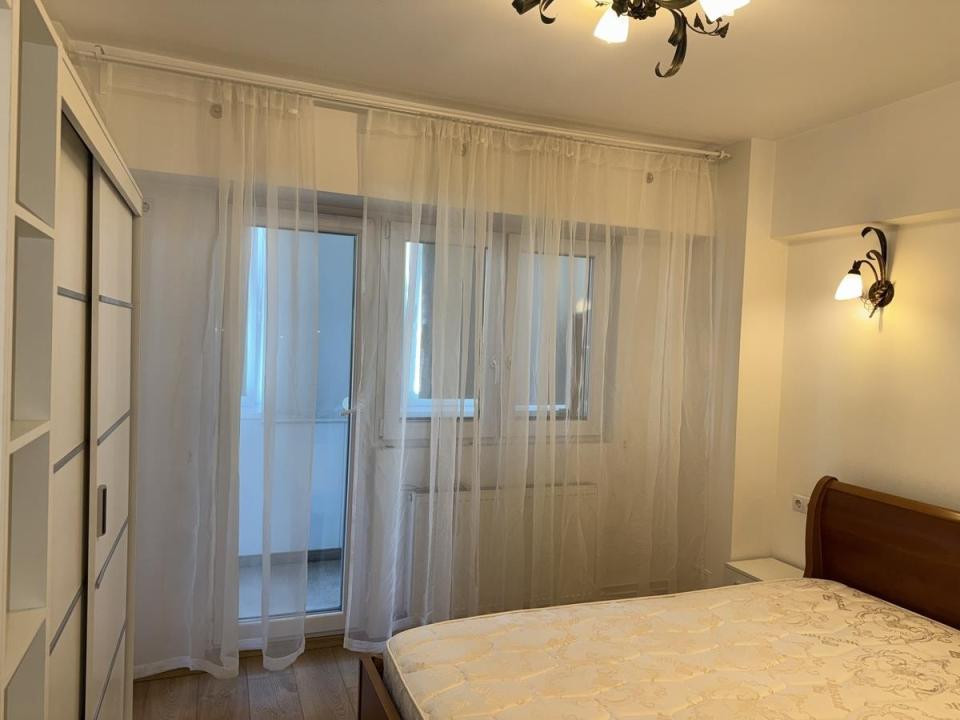 Inchiriere apartament 2 camere Universitate.