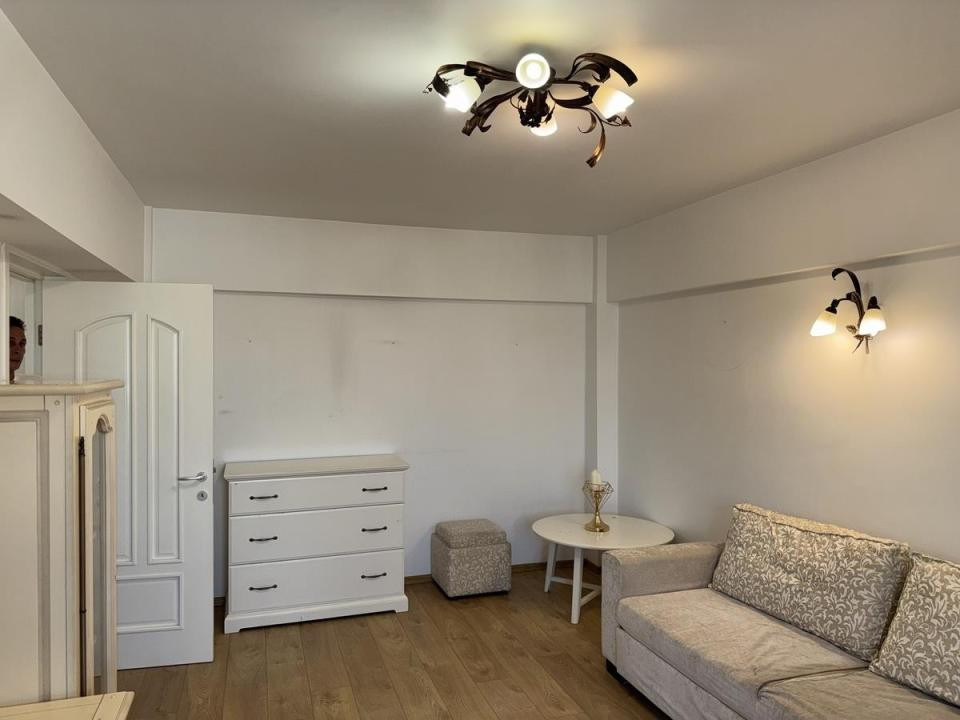 Inchiriere apartament 2 camere Universitate.