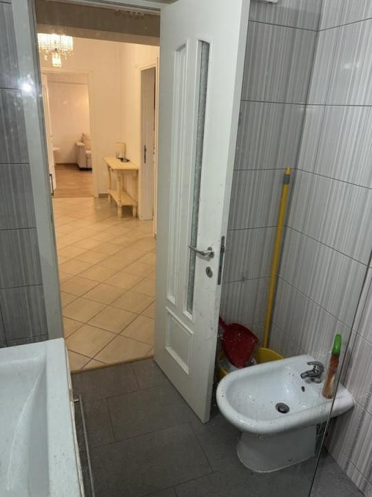 Inchiriere apartament 2 camere Universitate.
