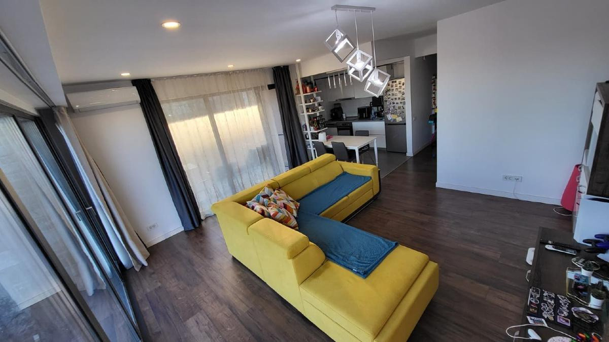 Vanzare apartament 3 camere zona Banu Manta