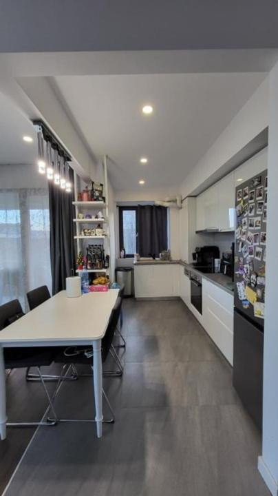Vanzare apartament 3 camere zona Banu Manta
