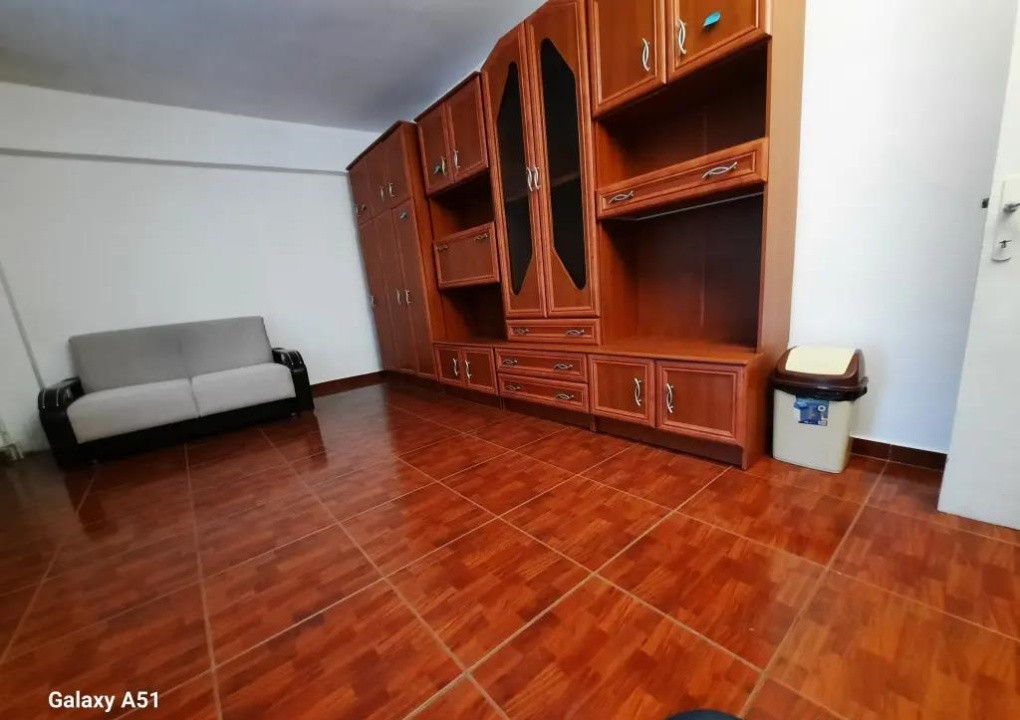 Vanzare garsoniera zona Militari Gorjului