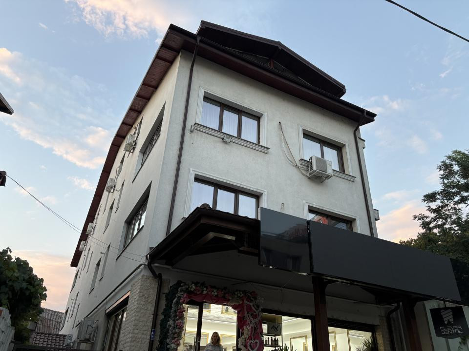 Vanzare apartament spatios de 3 camere, zona Jiului