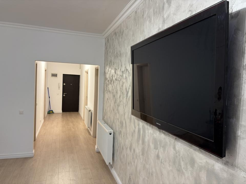 Vanzare apartament spatios de 3 camere, zona Jiului