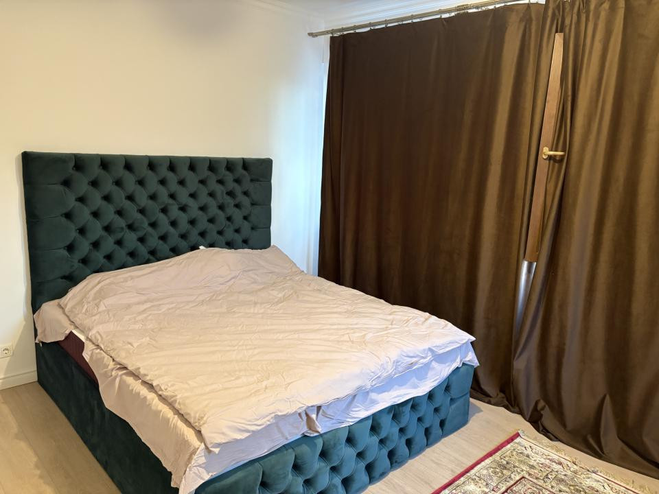 Vanzare apartament spatios de 3 camere, zona Jiului