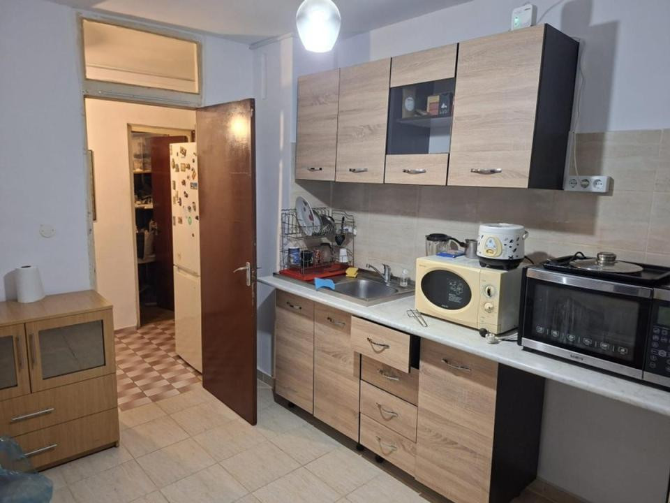 Vanzare apartament 3 camere Militari -Lujerului.