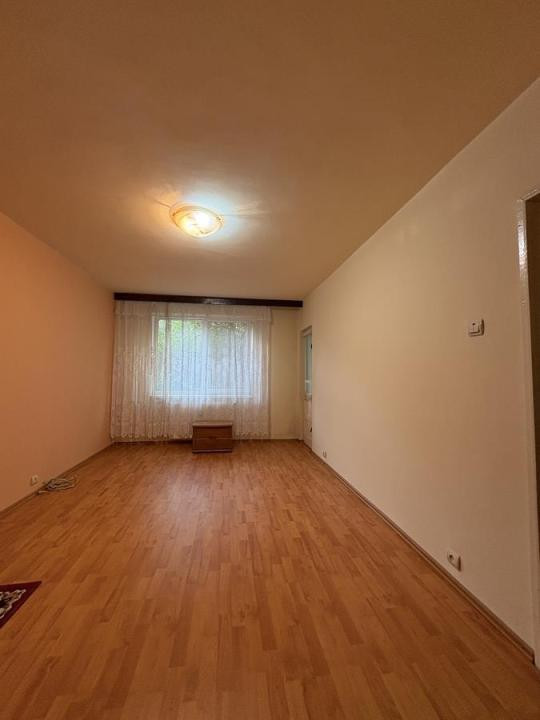    Vanzare apartament 2 camere Crangasi