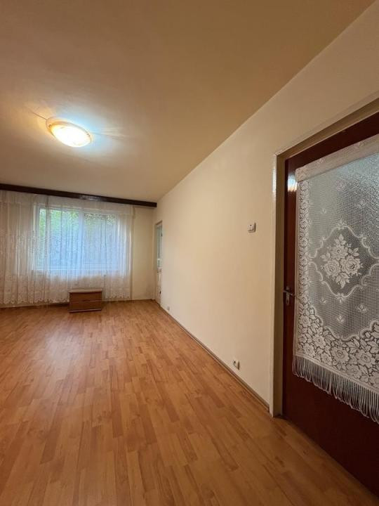    Vanzare apartament 2 camere Crangasi