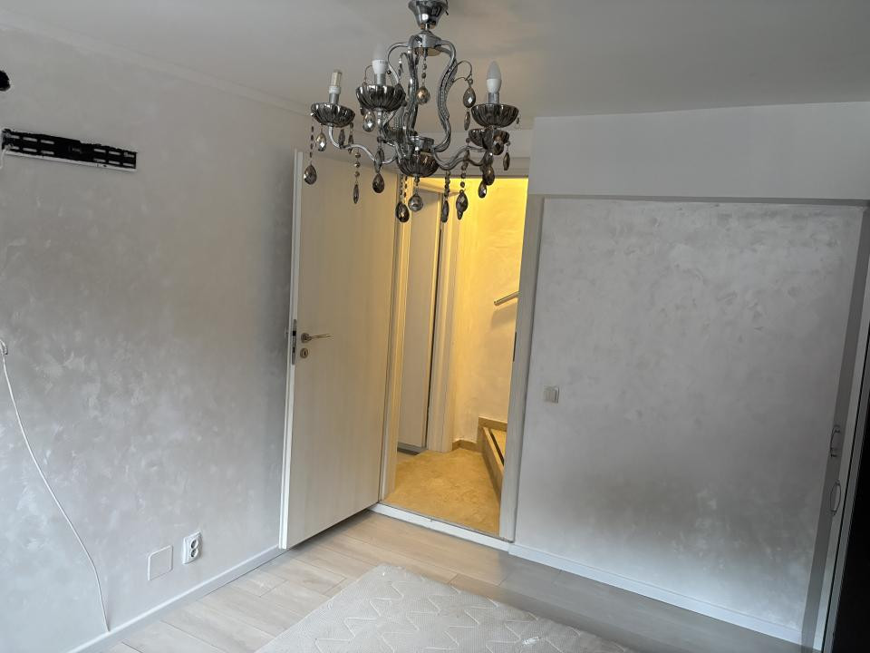 Casă cu 3 camere recent renovată, zona Damaroaia, Bucurestii Noi