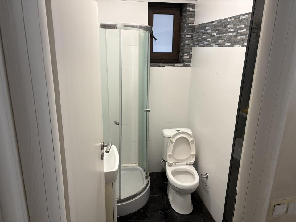 Casă cu 3 camere recent renovată, zona Damaroaia, Bucurestii Noi