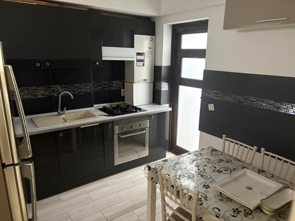 Casă cu 3 camere recent renovată, zona Damaroaia, Bucurestii Noi