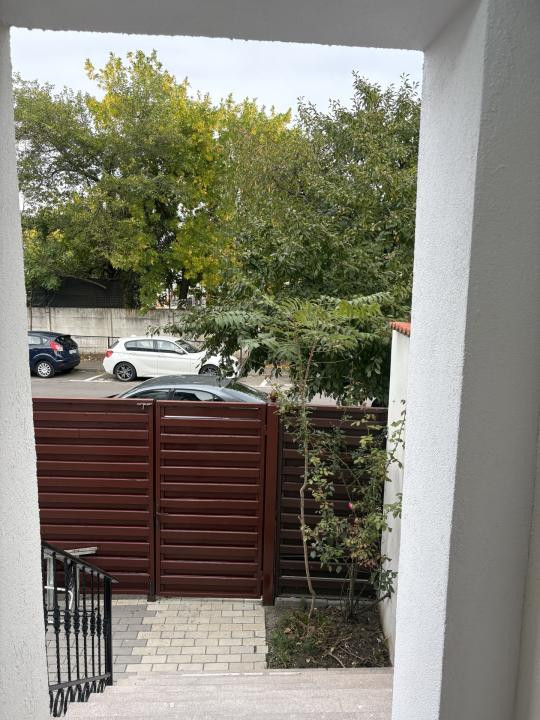 Casă cu 3 camere recent renovată, zona Damaroaia, Bucurestii Noi