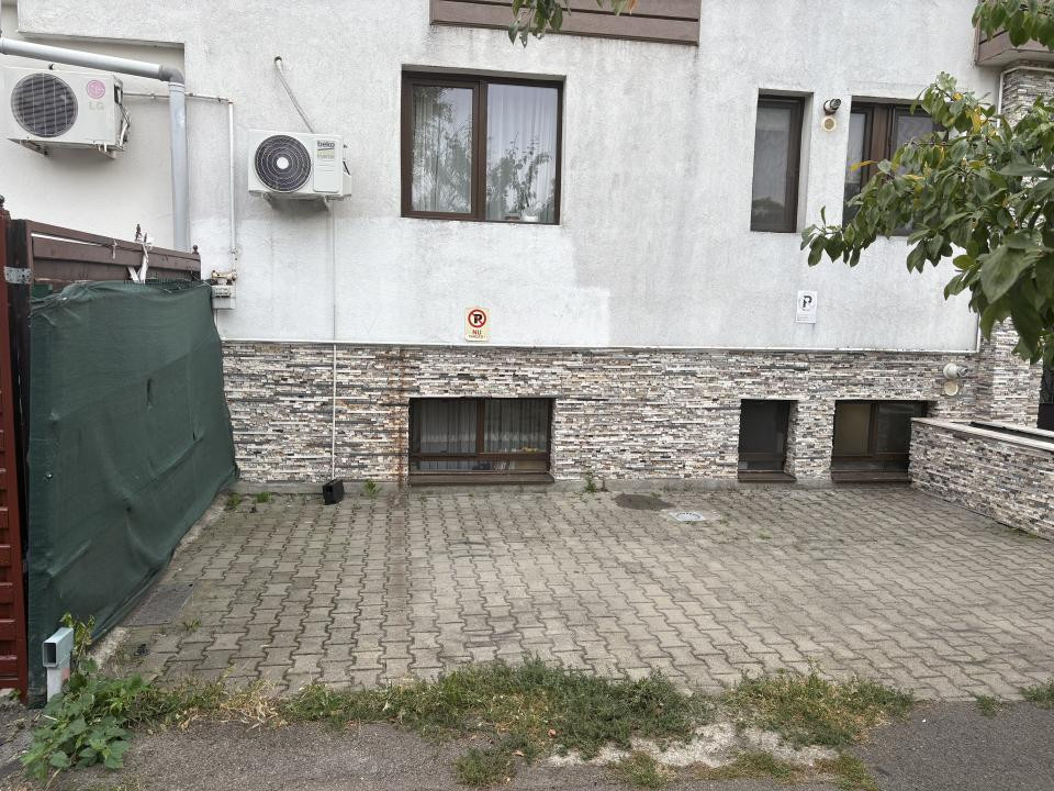 Casă cu 3 camere recent renovată, zona Damaroaia, Bucurestii Noi