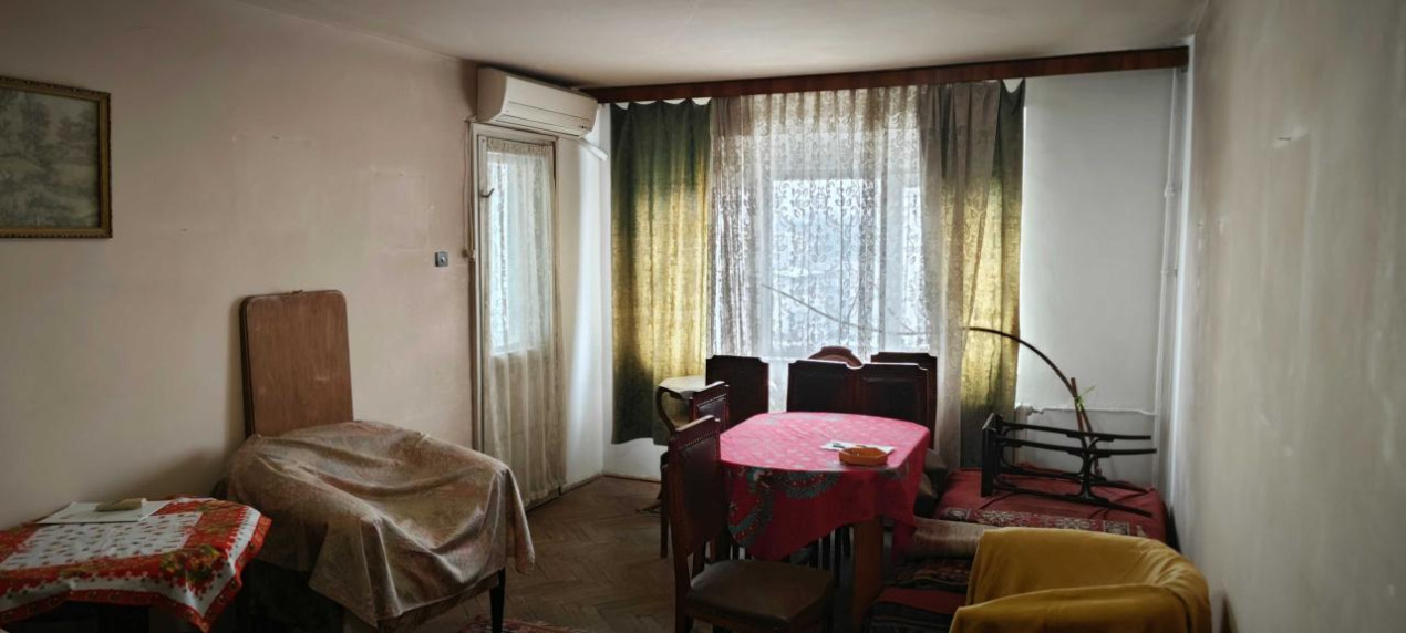 Vanzare apartament 3 camere Ion Mihalache Piata 1 Mai
