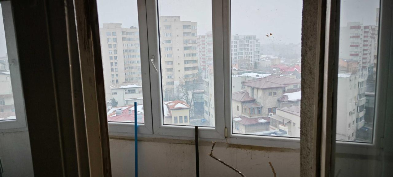 Vanzare apartament 3 camere Ion Mihalache Piata 1 Mai