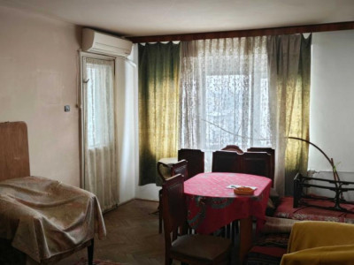 Vanzare apartament 3 camere Ion Mihalache Piata 1 Mai