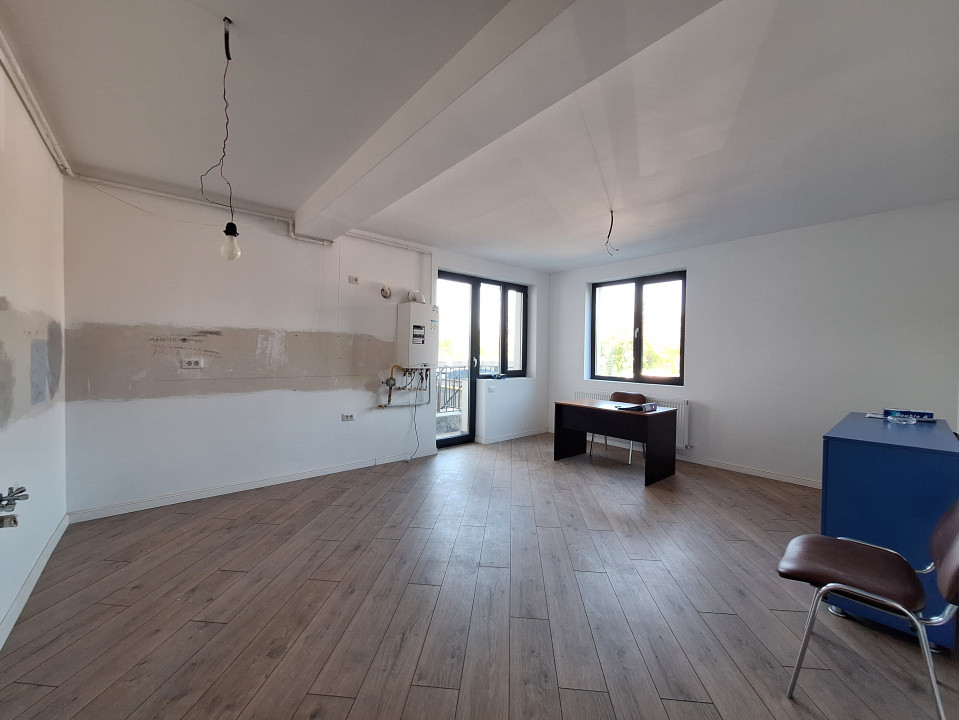 Ultimul apartament la  parter , 2 camere, curte privata ,negociabil