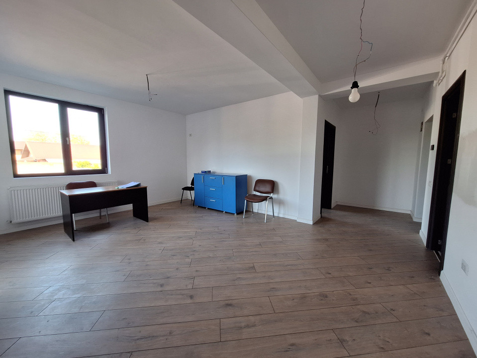 Ultimul apartament la  parter , 2 camere, curte privata ,negociabil