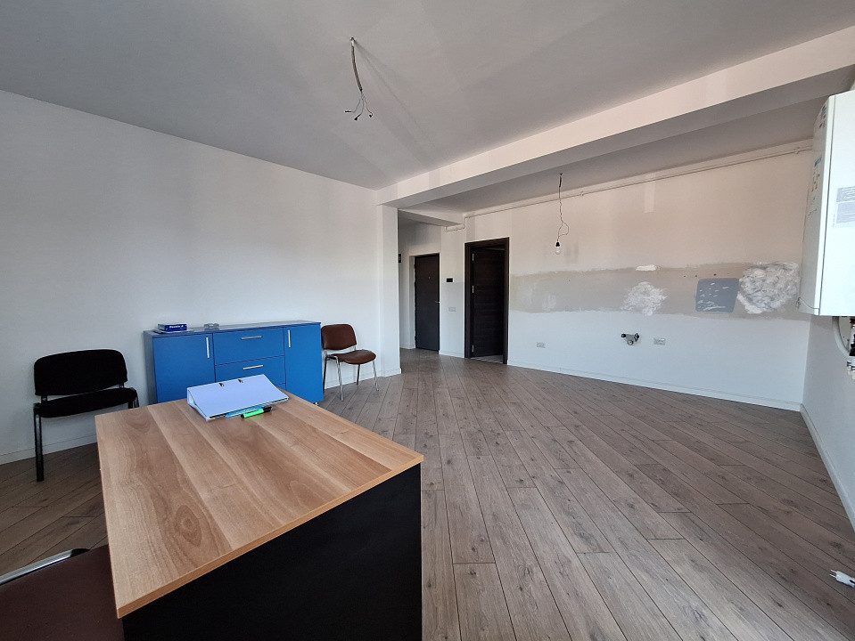 Ultimul apartament la  parter , 2 camere, curte privata ,negociabil