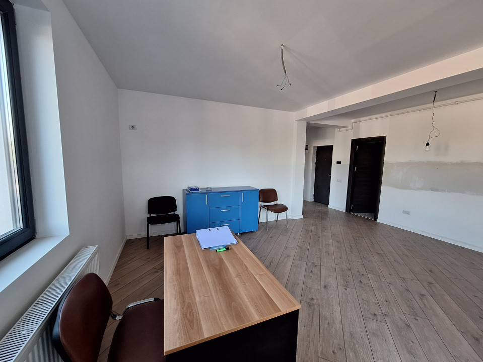 Ultimul apartament la  parter , 2 camere, curte privata ,negociabil
