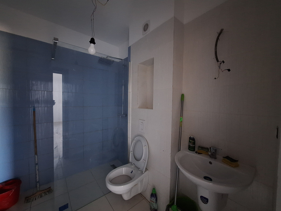 Ultimul apartament la  parter , 2 camere, curte privata ,negociabil