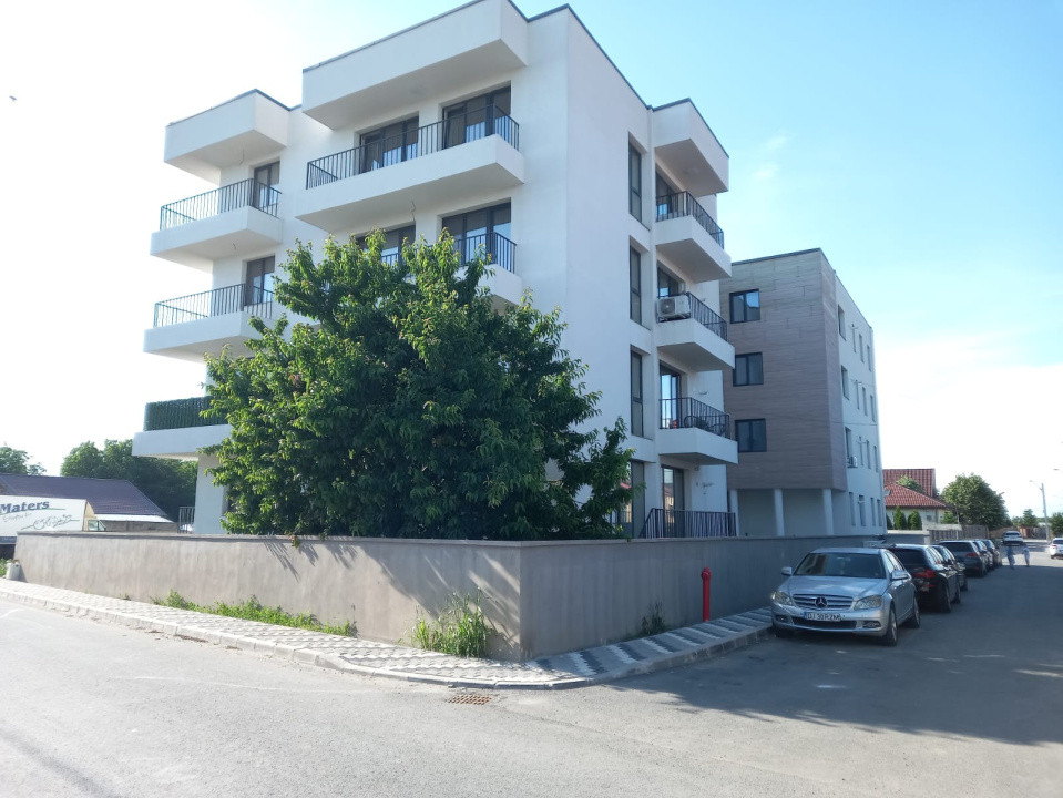 Ultimul apartament la  parter , 2 camere, curte privata ,negociabil