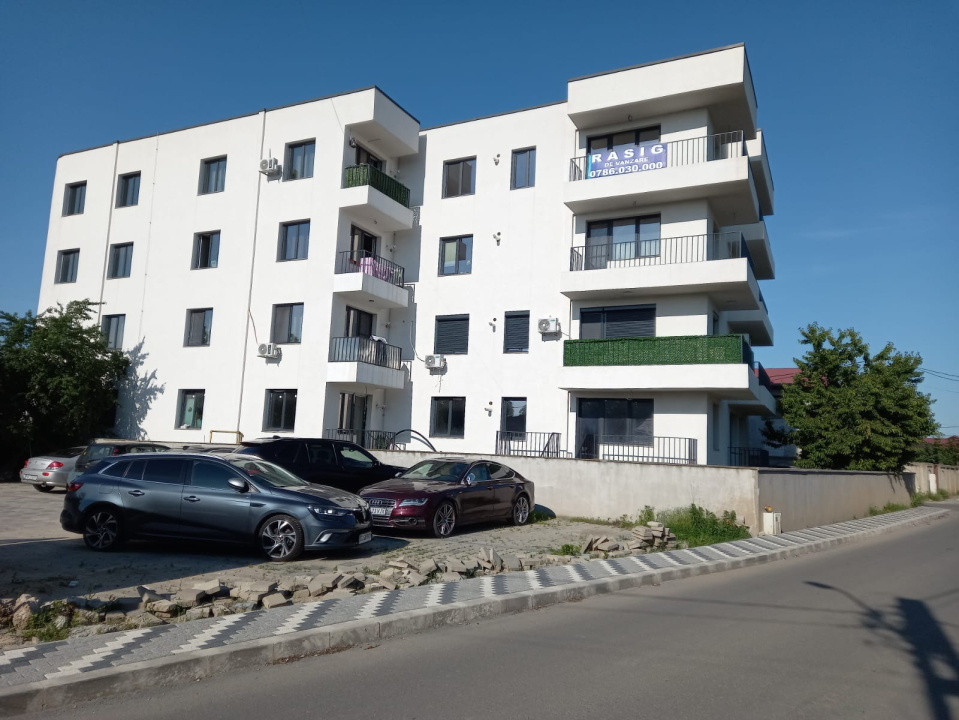 Ultimul apartament la  parter , 2 camere, curte privata ,negociabil