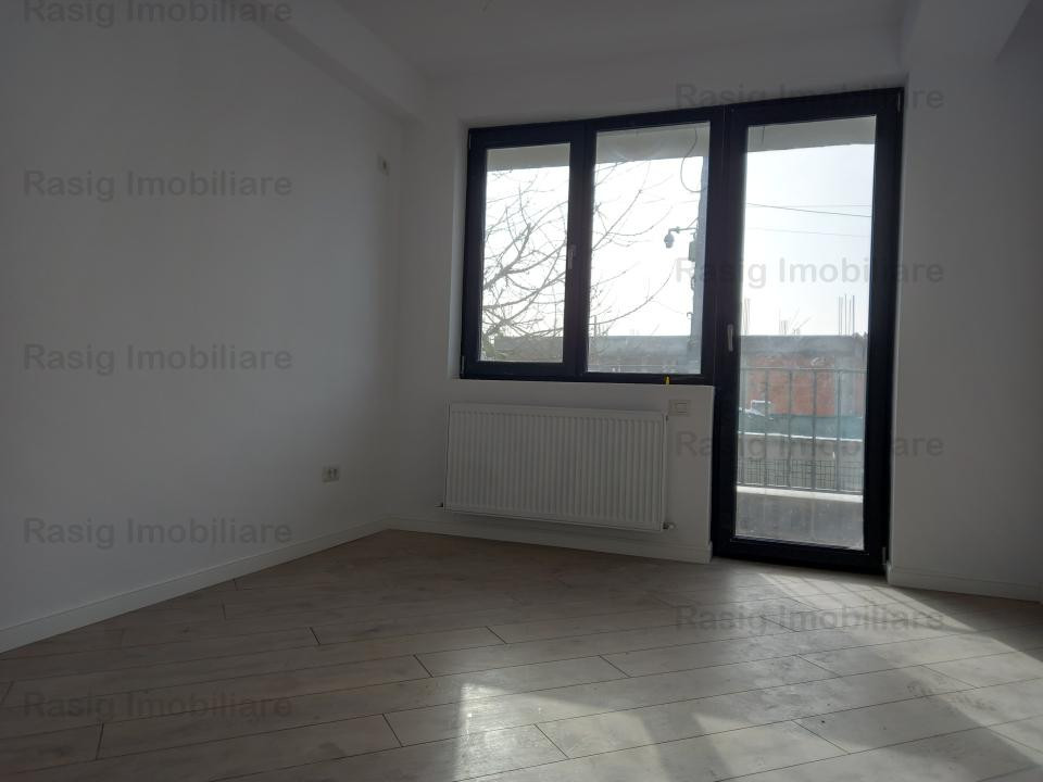  3 camere parter cu balcon si gradina ! 