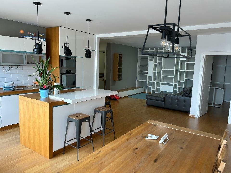 Vanzare apartament 3 camere Zona Romana - Mihai Eminescu